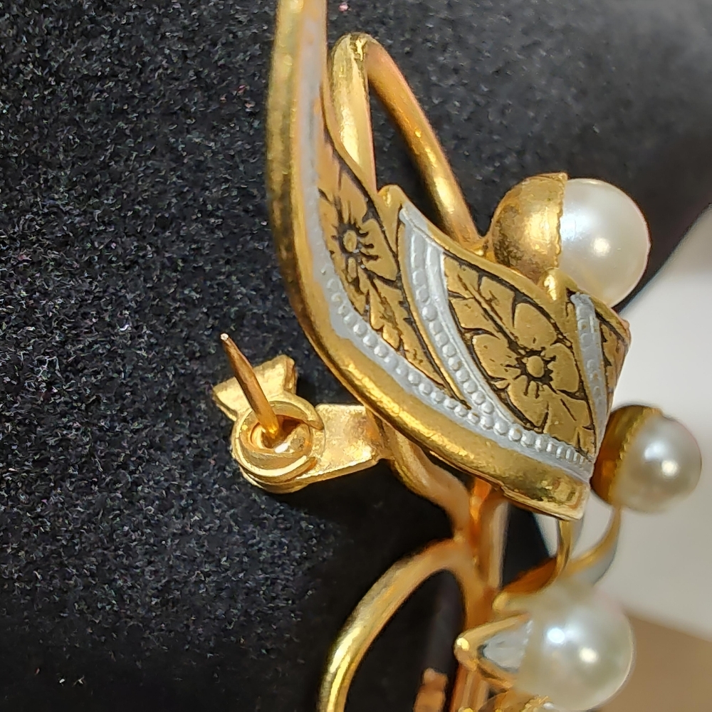 Vintage Damascene Toledoware Floral and Faux Pearl Brooch Pin - Picture 8 of 9